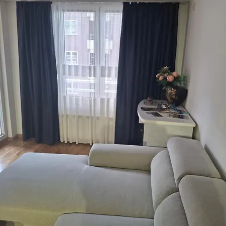 2 Bedrrooms -Cozy Skopje Retreat Апартаменты *
