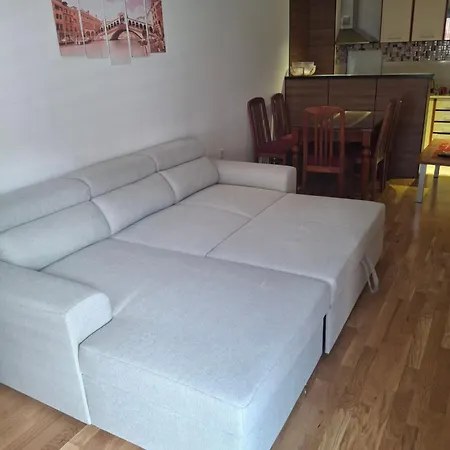 2 Bedrrooms -Cozy Skopje Retreat Скопье