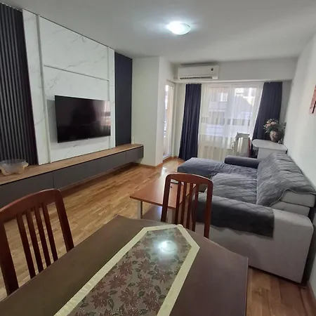 2 Bedrrooms -Cozy Skopje Retreat Апартаменты Скопье